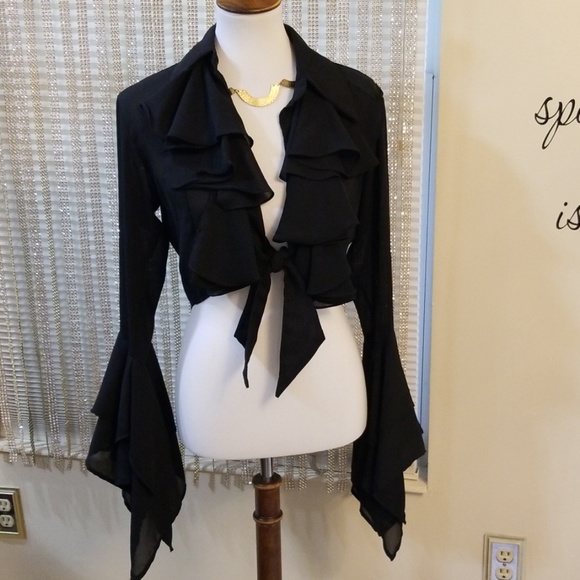 Danielle Karen Jackets & Blazers - Beautiful short jacket